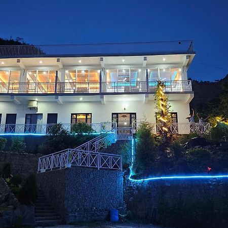 On The Rocks Hotell Kasauli Exteriör bild