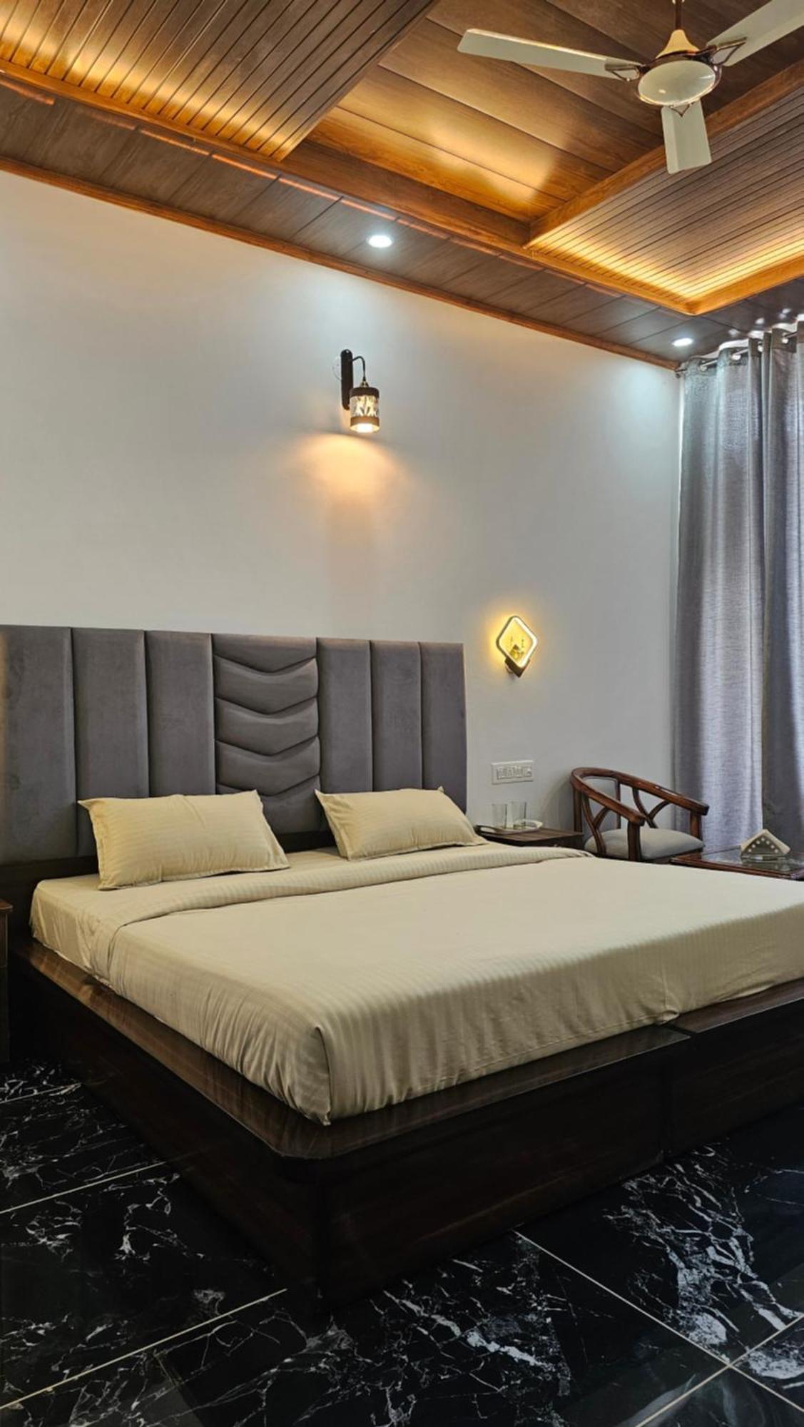 On The Rocks Hotell Kasauli Exteriör bild