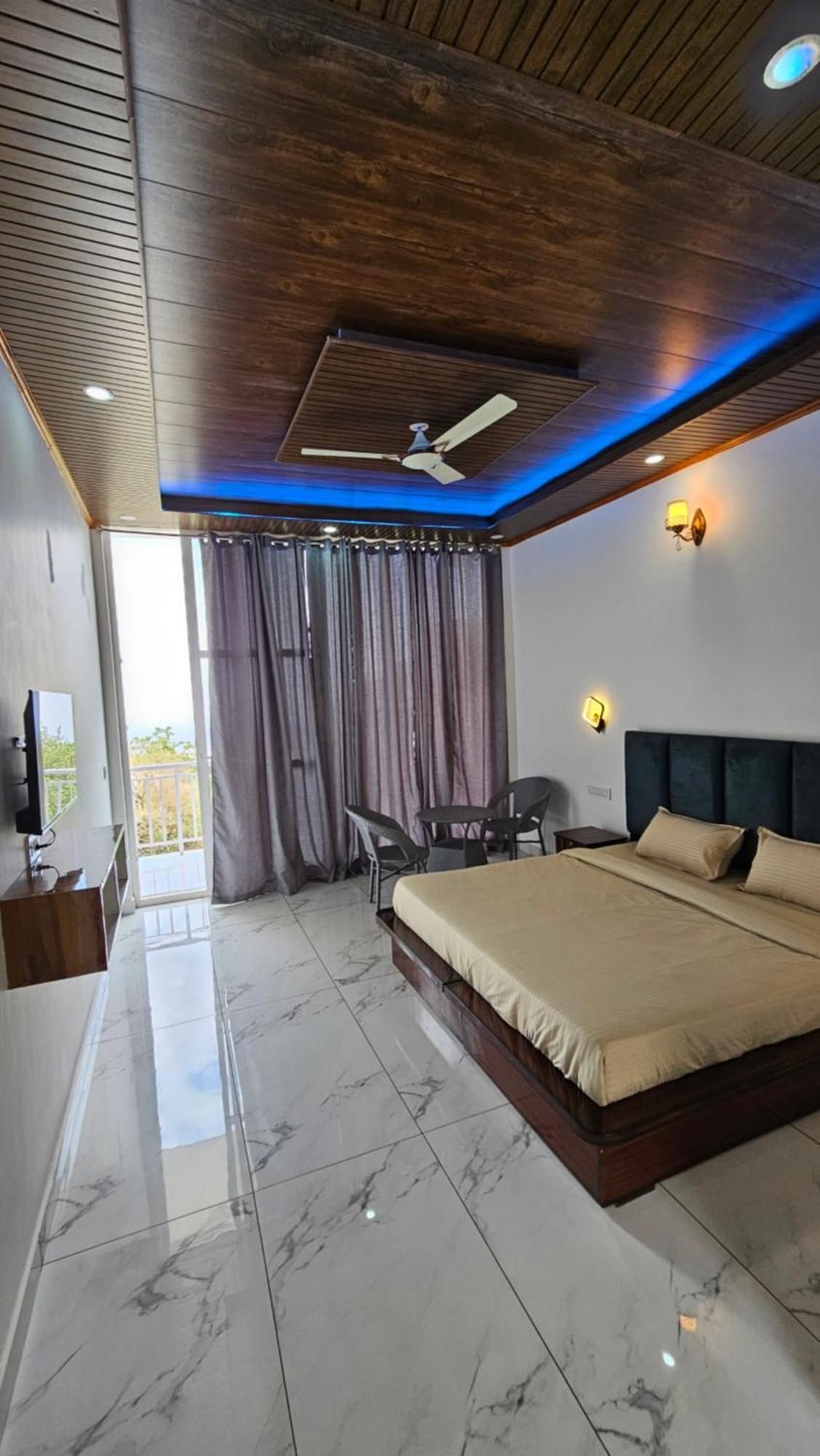 On The Rocks Hotell Kasauli Exteriör bild